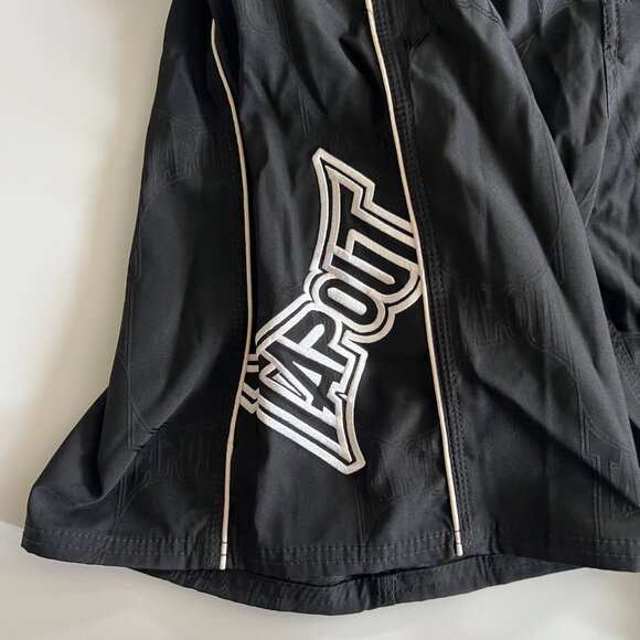 Mens 38 Tapout MMA Board Shorts Black and White y2k - Picture 3 of 7